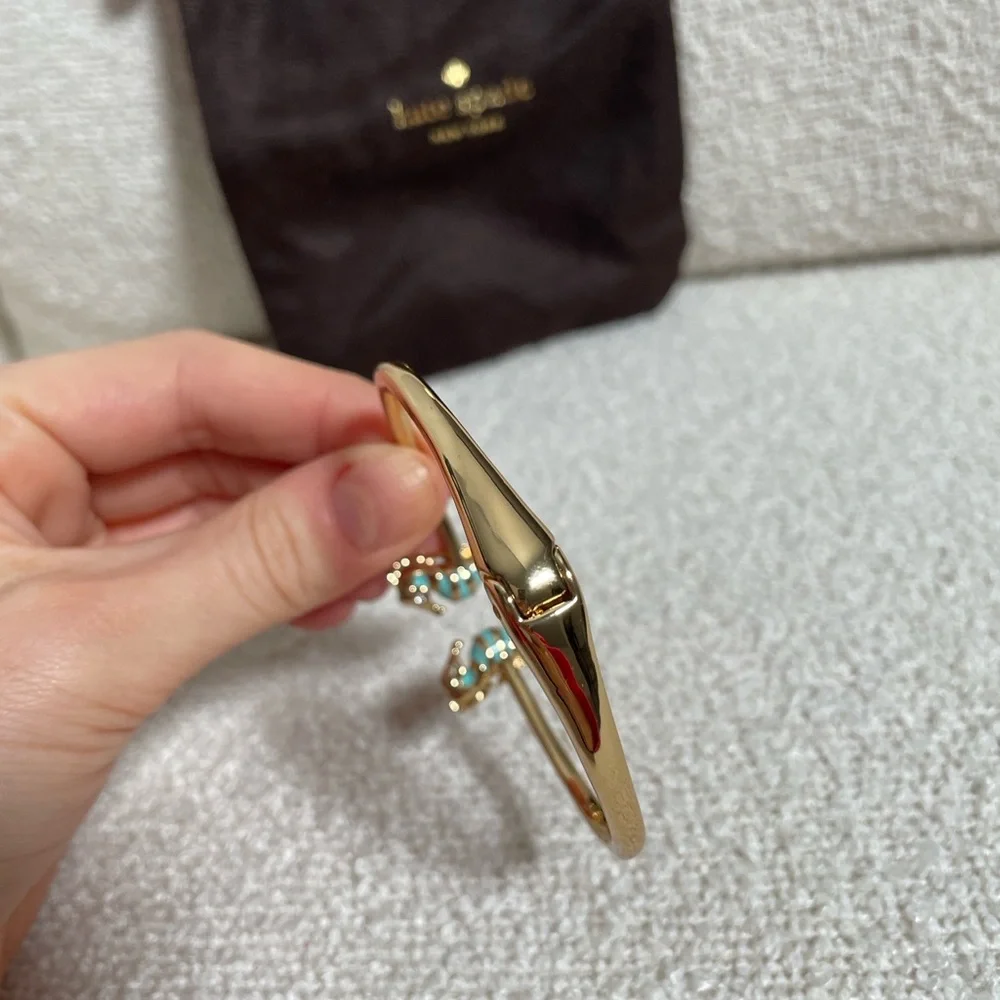 Kate‎ Spade Seahorse Paradise Found Crystal Gold Cuff Bracelet - Picture 8 of 8